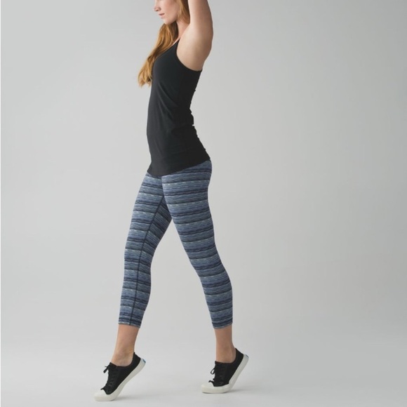 lululemon athletica Pants - Lululemon Wunder Under Crop | Size 6